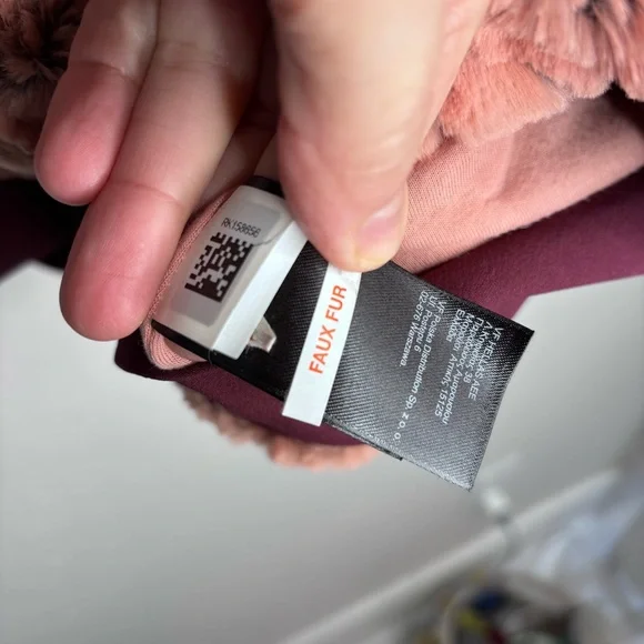 The North Face Furlander Faux Fur Hooded Vest Pink Size L EUC - Picture 11 of 11